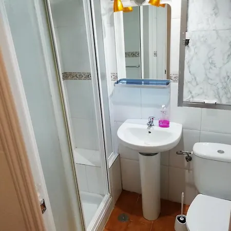 Manila-home,2 Banos-bathrooms