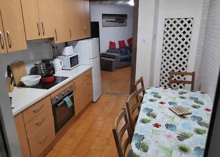 Manila-home,2 Banos-bathrooms *