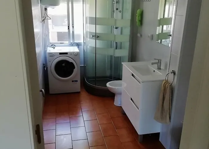 Manila-home,2 Banos-bathrooms